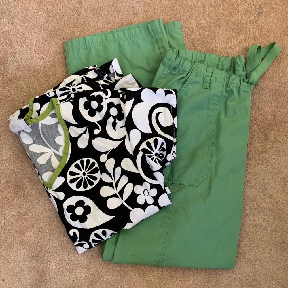 Cherokee Medium scrub set